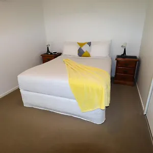 Guest house Blk Deluxe Unit One Side, Morayfield